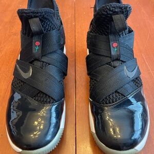 Nike LeBron Soldier 11 “Rose” Black Patent & Red Embroidered, Size 9